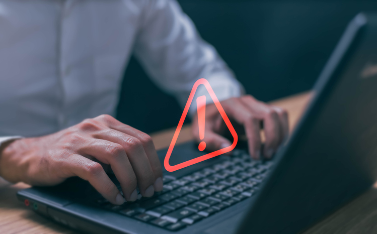Étudiants en cybersécurité apprenant à contrer le spoofing