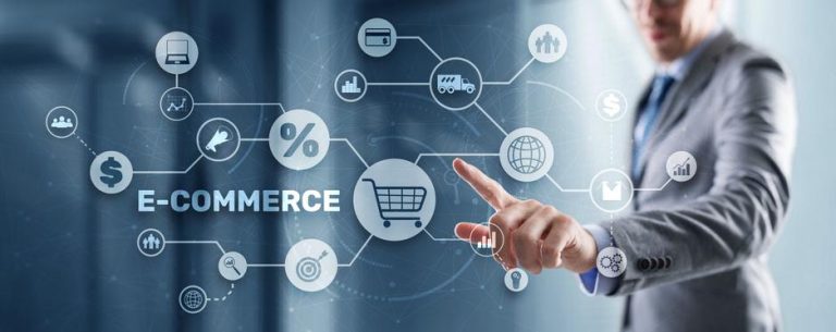 Présentation d’une stratégie e-commerce – Vue schématique d’un plan de stratégie e-commerce incluant contenu, SEO et publicité.