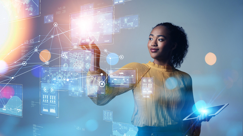 Experte en marketing web travaillant sur le nurturing leads.