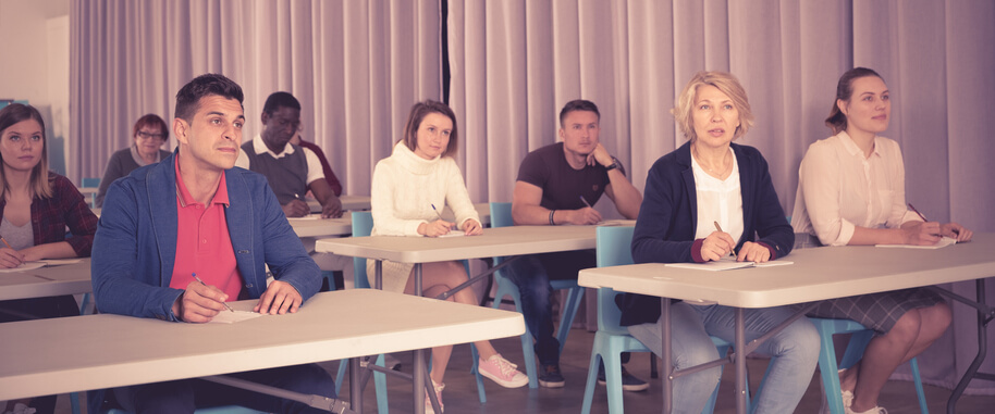 A classroom session on link detoxing during digital marketing training in Vancouver